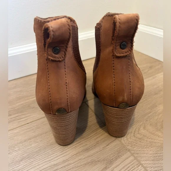 Ugg Shoes Womens Size 9.5 Ankle Boot Cobie II Nubuck Leather Heel Chelsea Bootie - Picture 5 of 11